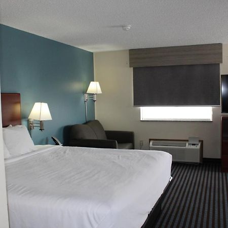 Reston Inn & Suites Spencer 외부 사진