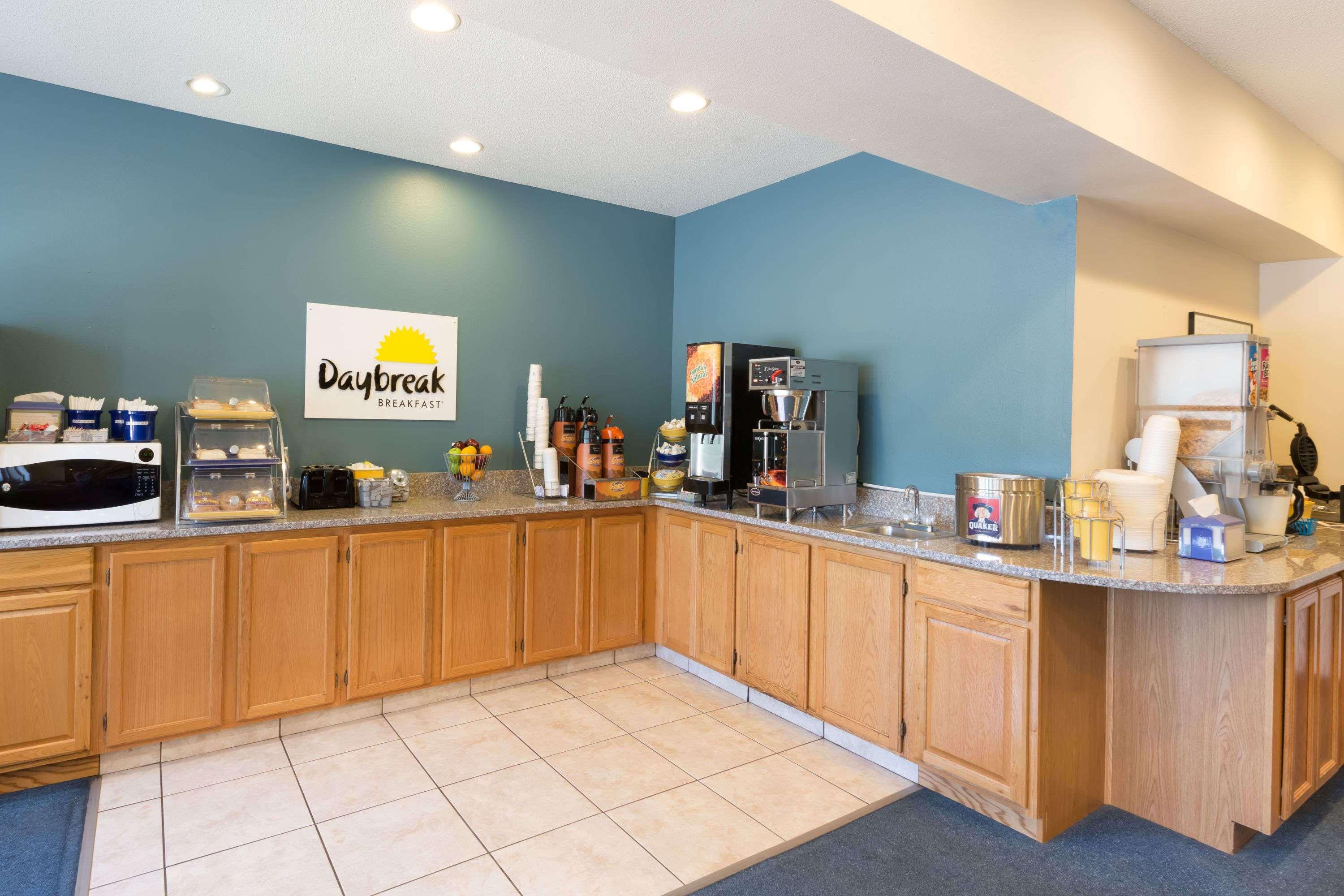 Reston Inn & Suites Spencer 외부 사진