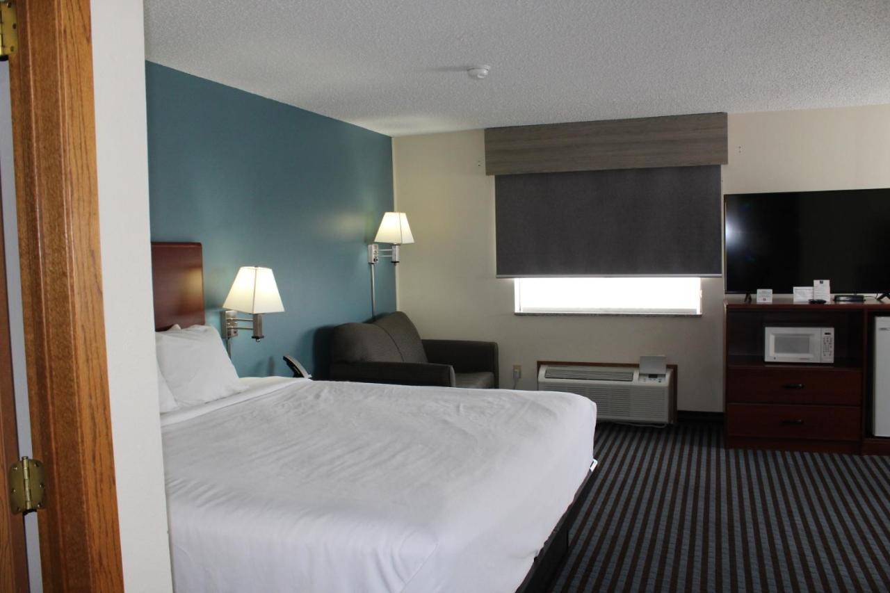 Reston Inn & Suites Spencer 외부 사진
