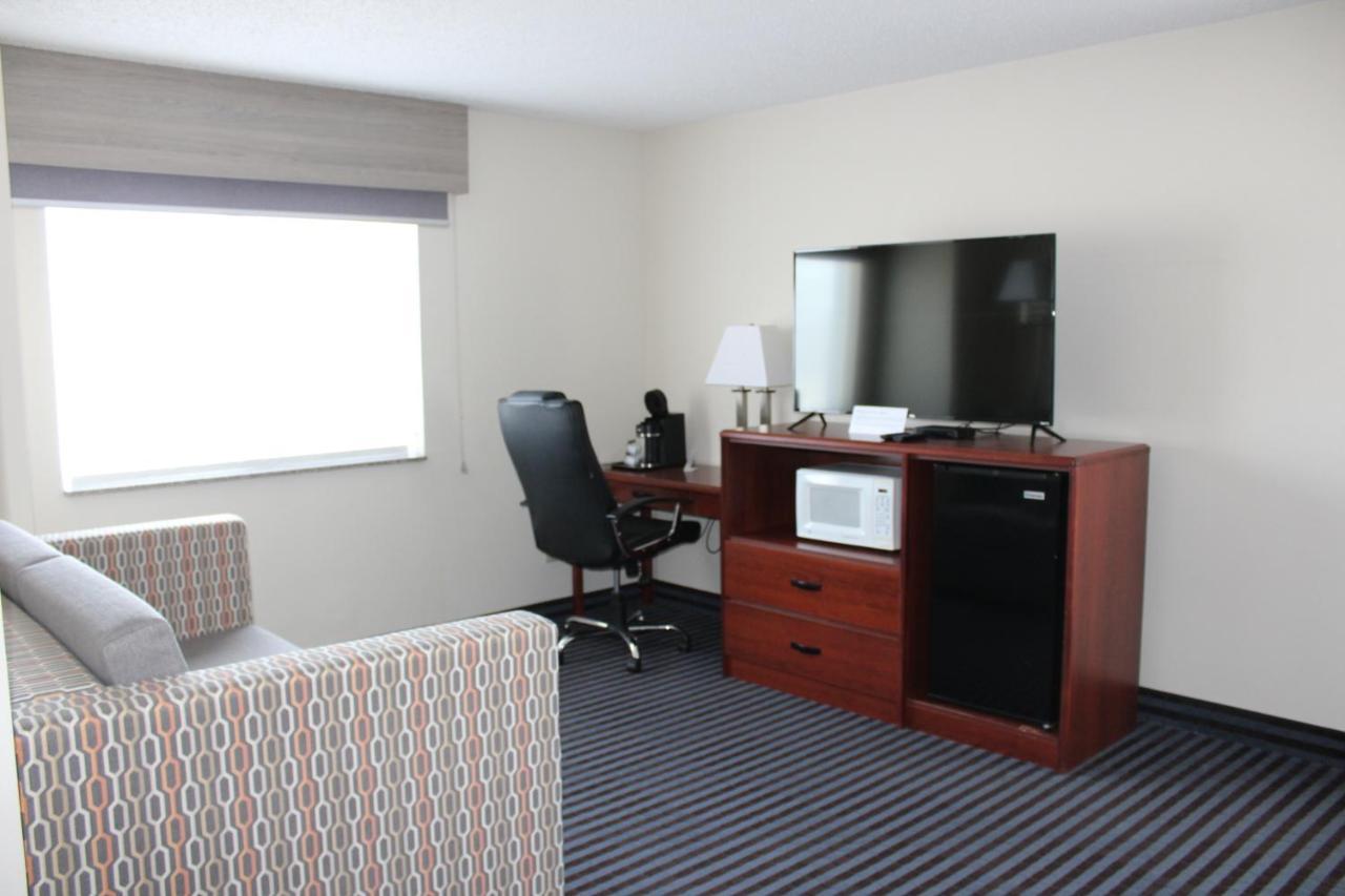 Reston Inn & Suites Spencer 외부 사진