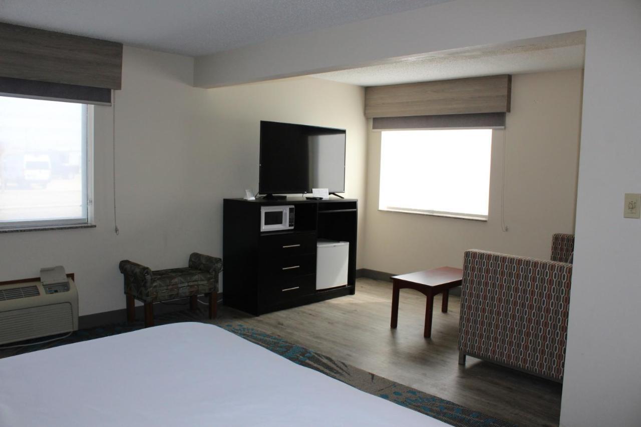 Reston Inn & Suites Spencer 외부 사진