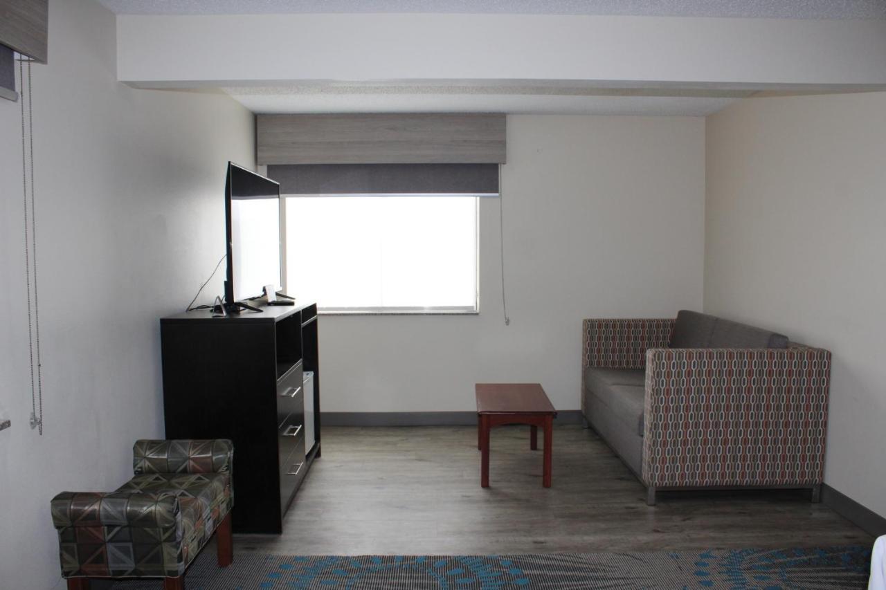 Reston Inn & Suites Spencer 외부 사진