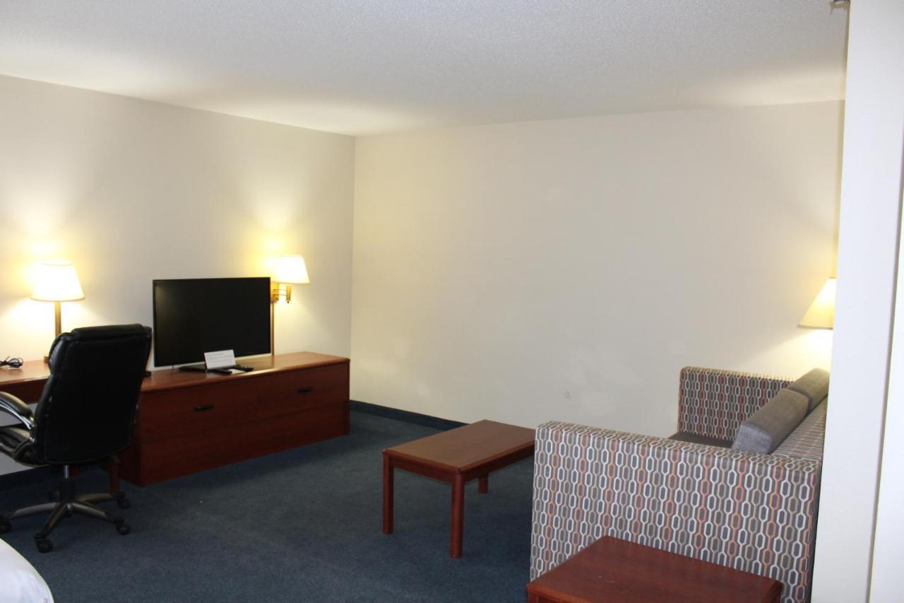 Reston Inn & Suites Spencer 외부 사진
