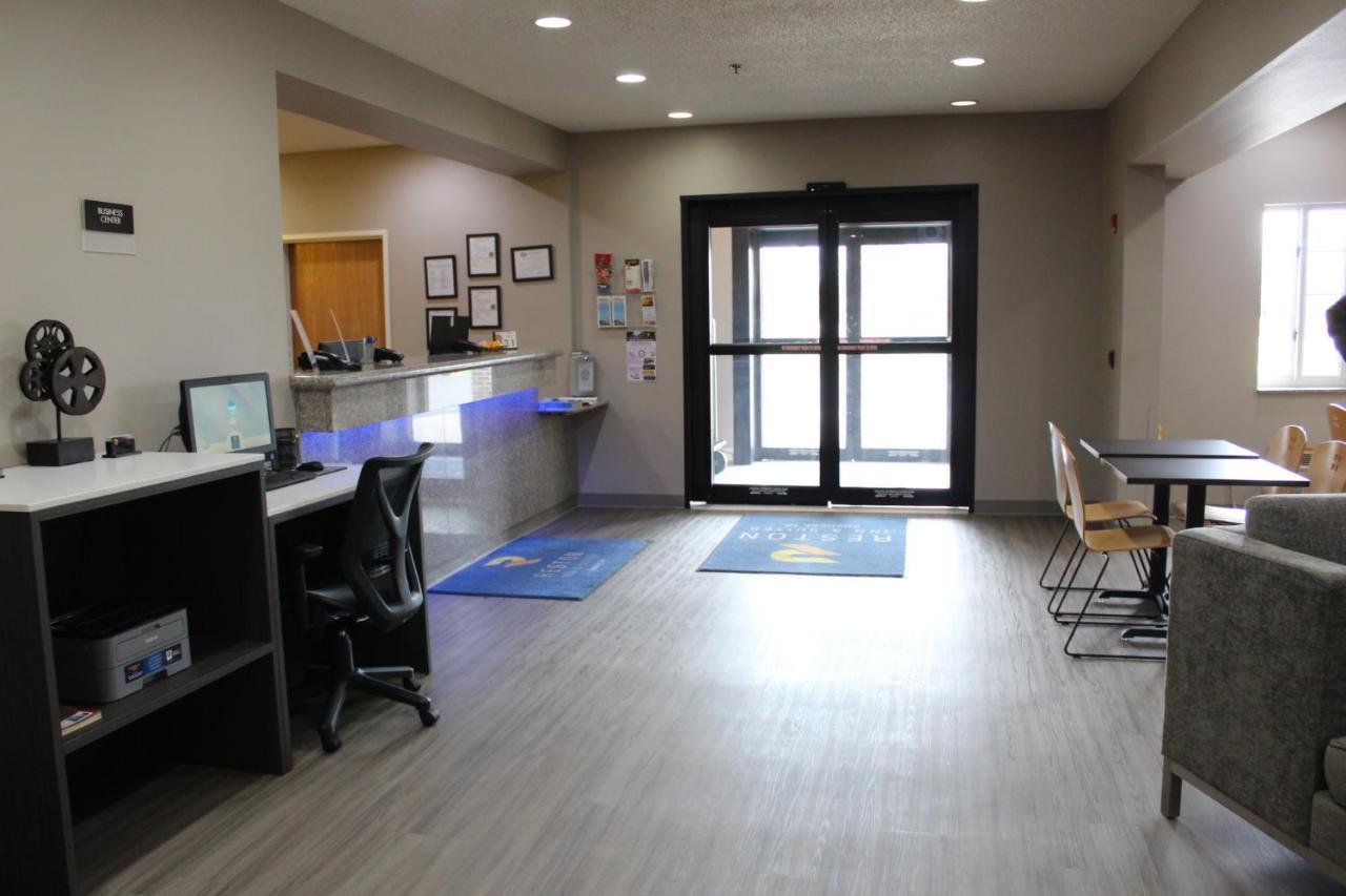 Reston Inn & Suites Spencer 외부 사진
