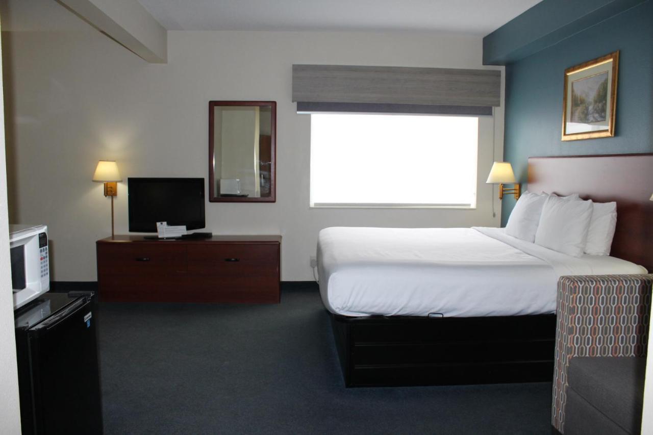 Reston Inn & Suites Spencer 외부 사진